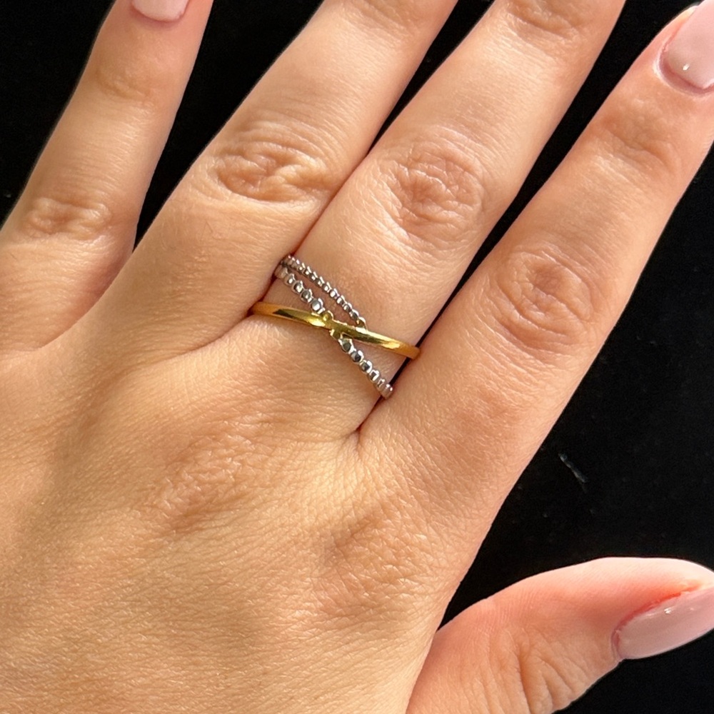 Stainless steel 2 toned criss cross ring (adjustable)